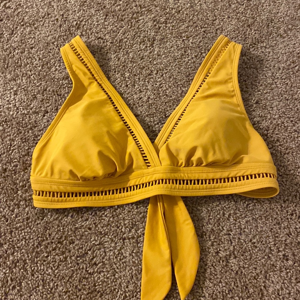 Time and True Bikini Top - L